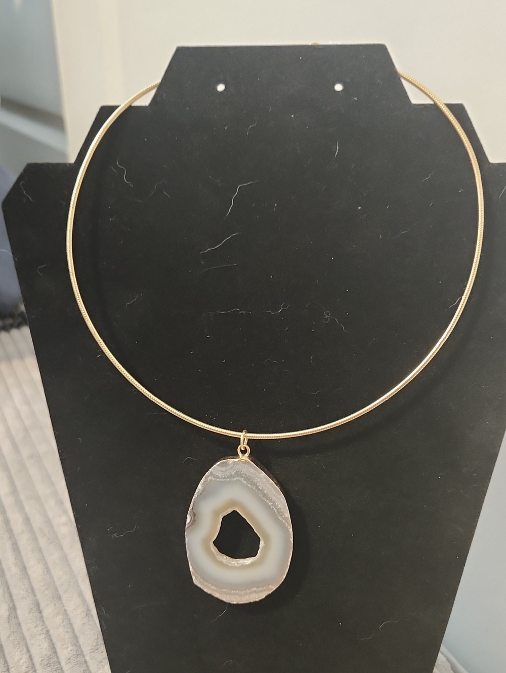 Chico's Gold Tone Collar Necklace with Gray Agate Slice Pendant - NWT